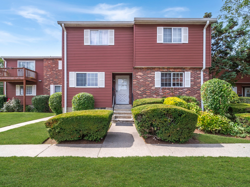  townhouse condo for sale located at 9 Patricia Road, c, Bridgeport, CT 06606