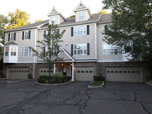  townhouse condo sold located at 70 Woodcrest Lane, 70, Danbury, CT 06810