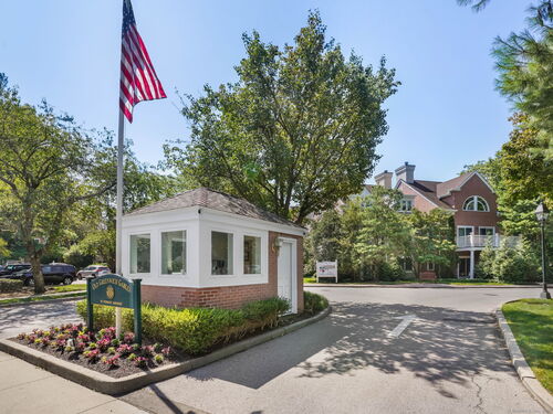  condo home sold located at 51 Forest Avenue, apt 125, Greenwich, CT 06870