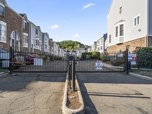 Waterfront townhouse condo sold located at 2612 North Avenue, d7, Bridgeport, CT 06604