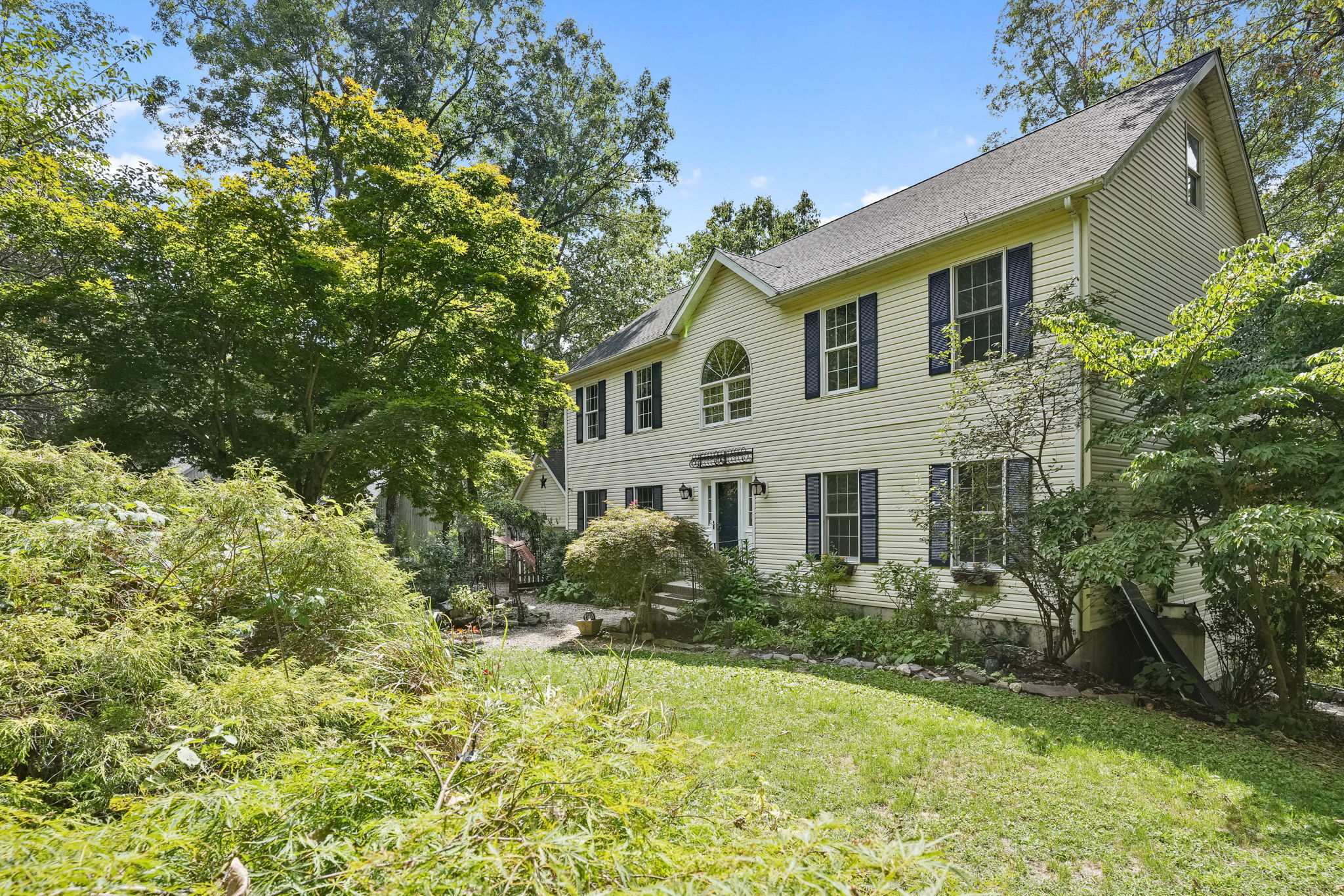 173 Chestnut Ridge Road, Bethel, CT 06801 | For Sale at $749,000