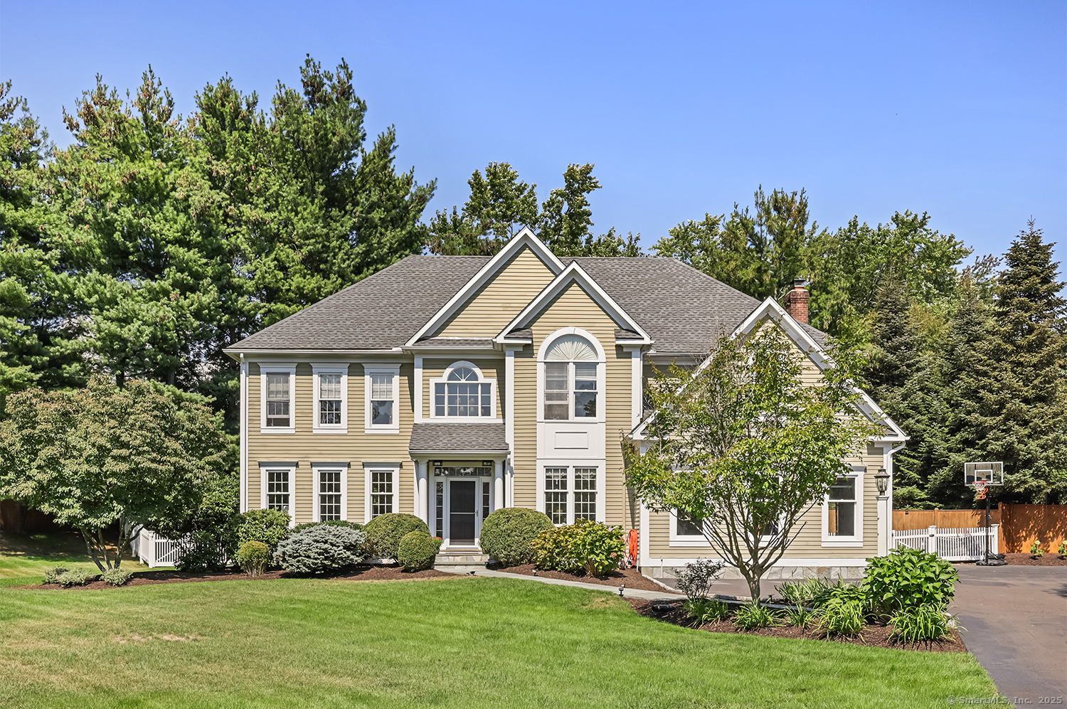 305 South Gate Lane, Fairfield, CT 06890 | For Sale at $2,000,100