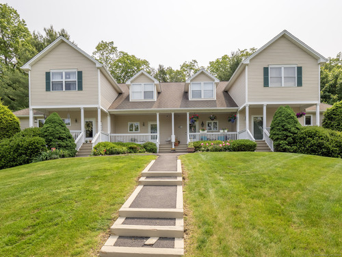  townhouse condo sold located at 11 Copper Creek Circle, 11, Newtown, CT 06470