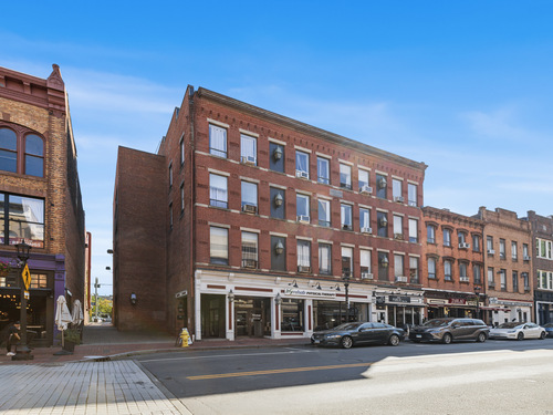  condo home for sale located at 94 Washington Street, apt 20, Norwalk, CT 06854