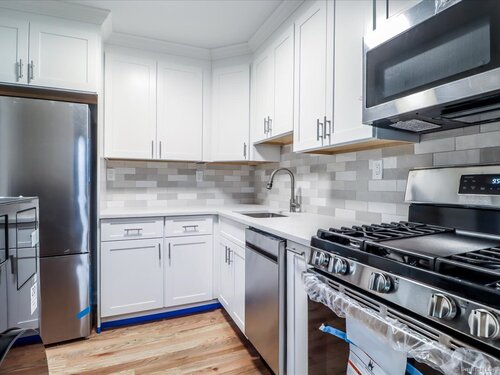  condo home for sale located at 50 Greenhouse Road, 42c, Bridgeport, CT 06606