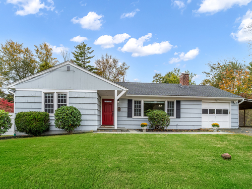  single family home for sale located at 5 Fleetwood Drive, Newtown, CT 06482