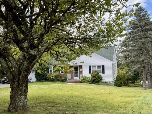  single family home for sale located at 32 Locust Lane, Stamford, CT 06905