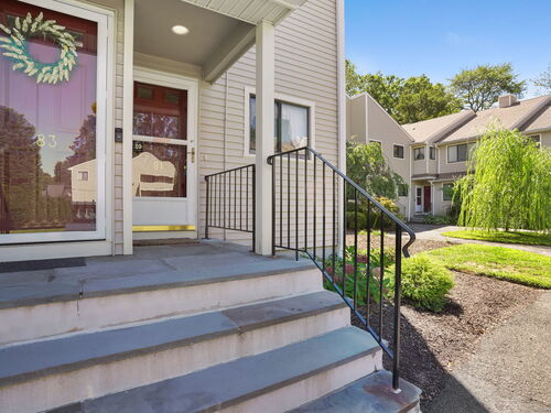  condo home for sale located at 81 Lance Circle, 81, Bridgeport, CT 06606