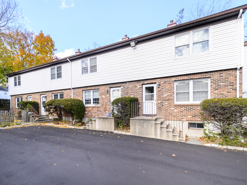  townhouse condo for sale located at 209 Seaside Avenue, apt 2, Stamford, CT 06902