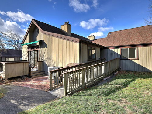  condo home for sale located at 736 Quinnipiac Lane, b, Stratford, CT 06614