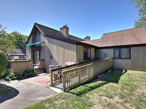  condo home for sale located at 736 Quinnipiac Lane, b, Stratford, CT 06614