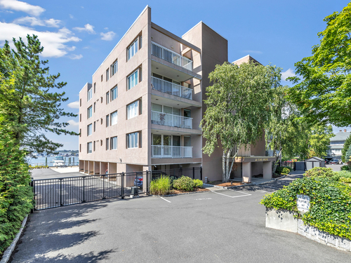 Waterfront condo home for sale located at 26 Cove Avenue, 2d, Norwalk, CT 06855