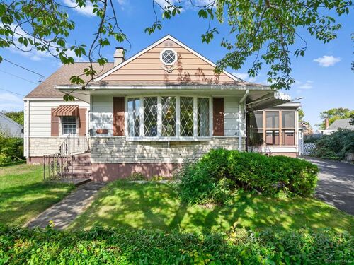  single family home for sale located at 130 Ash Street, Stratford, CT 06615