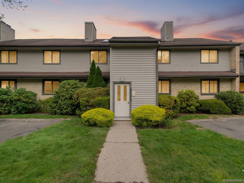  condo home for sale located at 2289 Bedford Street, g11, Stamford, CT 06905