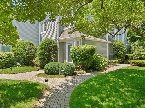  condo home for sale located at 51 Hale Lane, 51, Darien, CT 06820