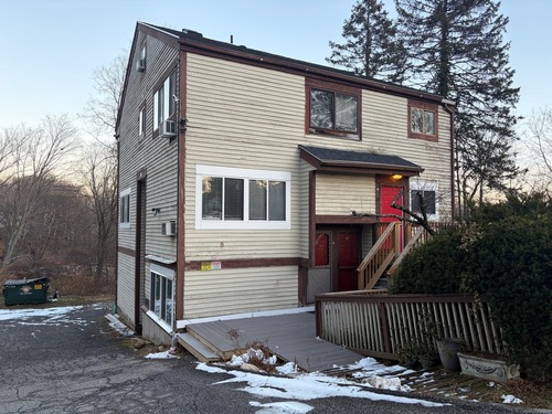  condo home for sale located at 8 Ann Drive, apt b, Danbury, CT 06810