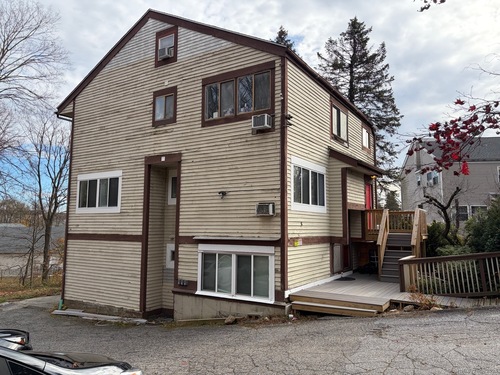  condo home for sale located at 8 Ann Drive, apt b, Danbury, CT 06810