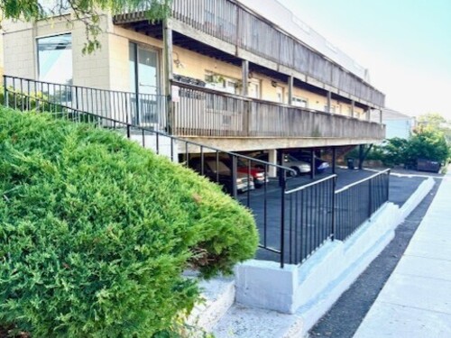  condo home for sale located at 8 Wardwell Street, apt 6, Stamford, CT 06902