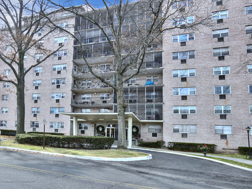 Waterfront condo home for sale located at 25 Cartright Street, 5d, Bridgeport, CT 06604