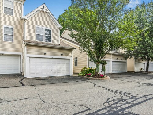  townhouse condo for sale located at 1304 Eaton Court, 1304, Danbury, CT 06811