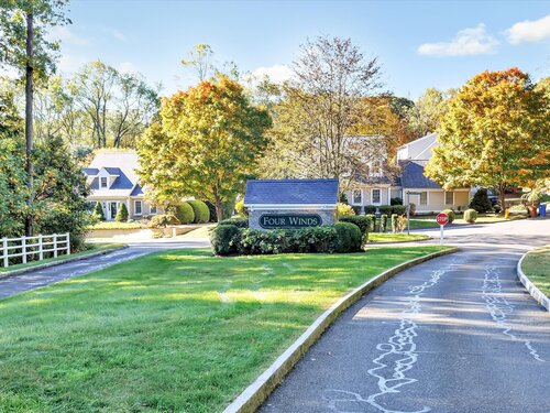  condo home for sale located at 26 Bunker Hill Circle, 26, Shelton, CT 06484