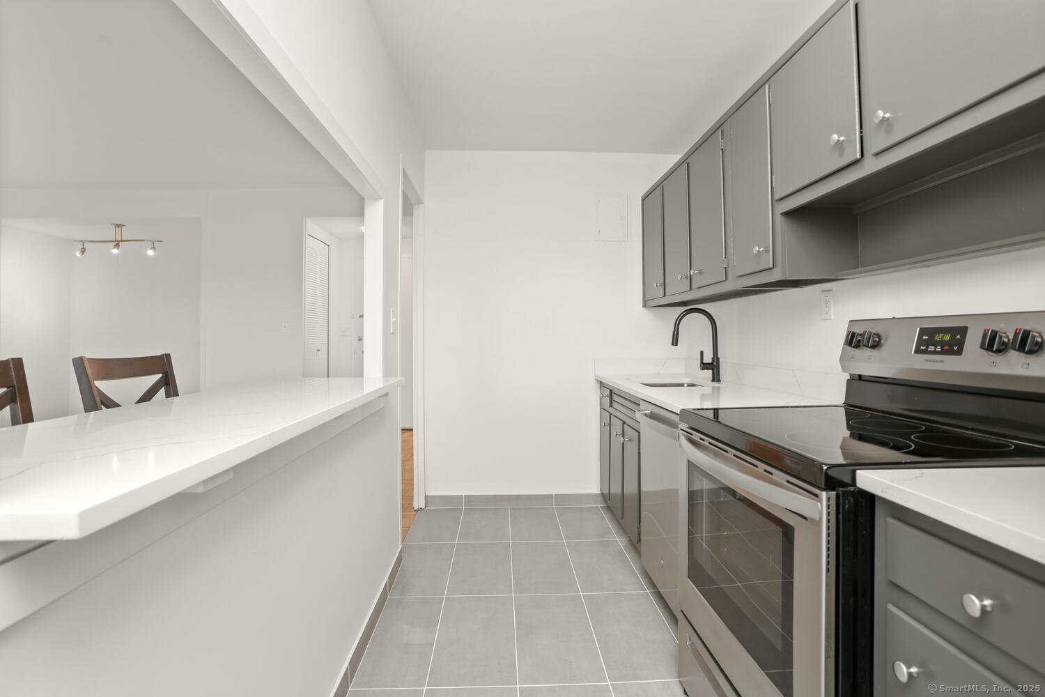 80 Cartright Street, 8b, Bridgeport, CT 06604 | Sold at $137,000
