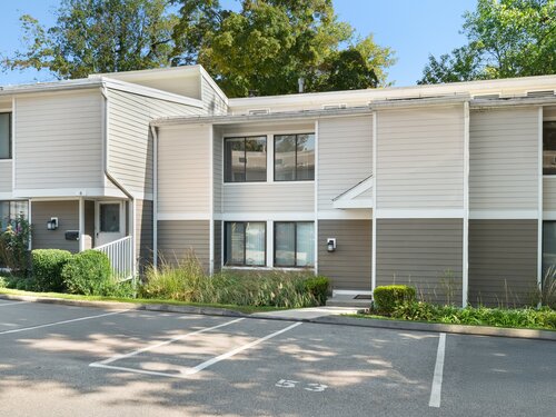  condo home for sale located at 9 Cook Close, 9, Ridgefield, CT 06877