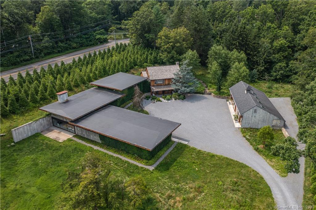 4 Good Hill Road, Weston, CT 06883 | For Sale at $3,500,000
