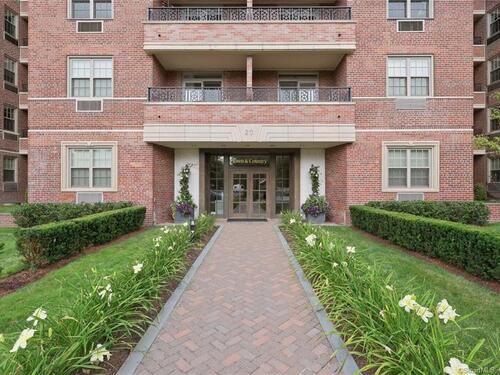  condo home for sale located at 20 Church Street, a22, Greenwich, CT 06830