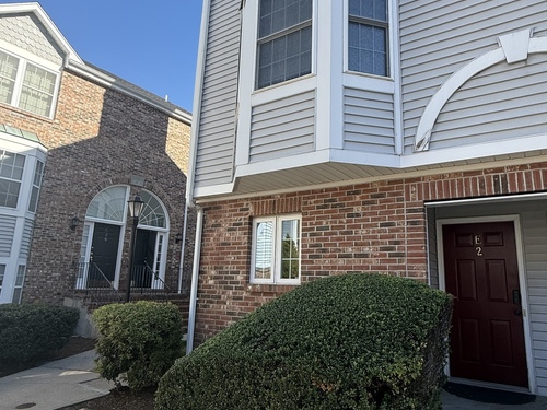  townhouse condo for sale located at 2612 North Avenue, e2, Bridgeport, CT 06604