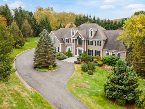  single family home for sale located at 4 Wentworth Drive, Newtown, CT 06470