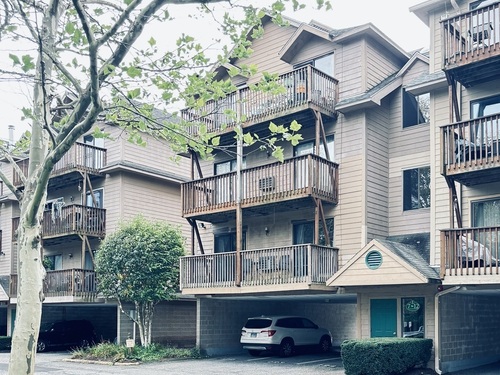 Waterfront condo home for sale located at 97 Richards Avenue, apt e12, Norwalk, CT 06854