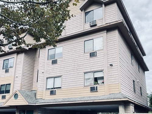 Waterfront condo home for sale located at 97 Richards Avenue, apt e12, Norwalk, CT 06854