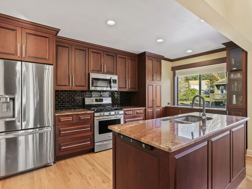  condo home for sale located at 375 Piute Lane, a, Stratford, CT 06614