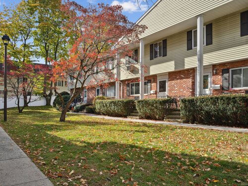  townhouse condo for sale located at 69 Maple Tree Avenue, apt 4, Stamford, CT 06906
