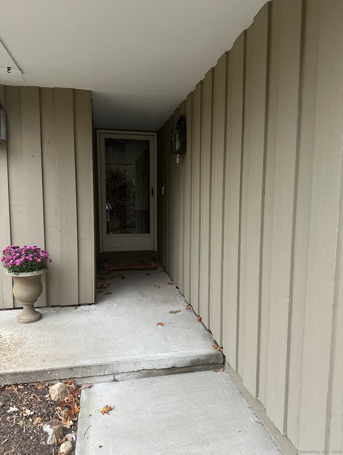 10 Ledgebrook Drive, 10, Norwalk, CT 06854 | For Sale at $535,000