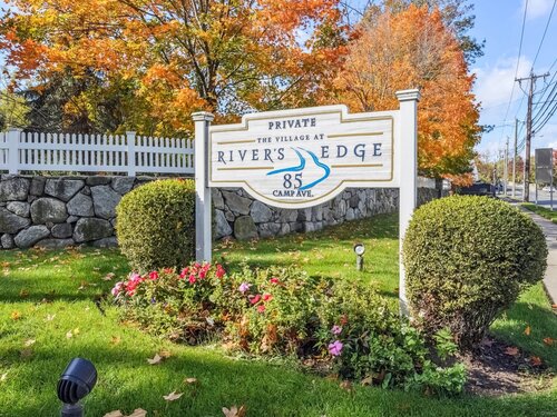  townhouse condo for sale located at 85 Camp Avenue, apt 9b, Stamford, CT 06907