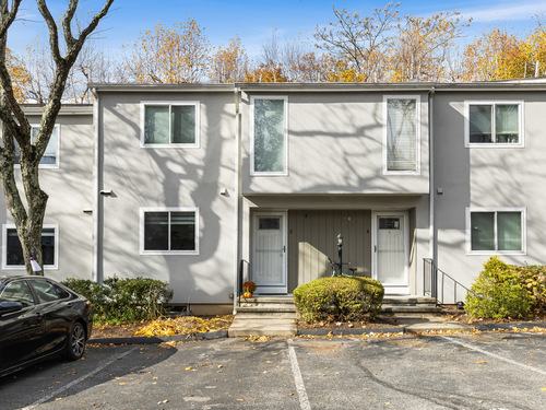  townhouse condo for sale located at 48 Randall Avenue, apt 3, Stamford, CT 06905