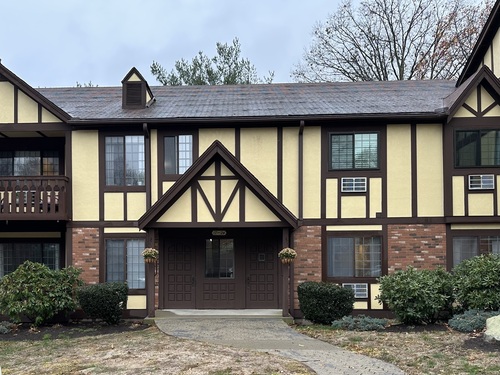  condo home for sale located at 17 Teresa Place, 17, Bridgeport, CT 06606