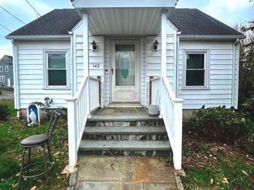  single family home for sale located at 142 Palm Street, Bridgeport, CT 06610