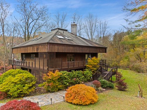 Waterfront contemporary single family home for sale located at 198 East Middle Patent Road, Stamford, CT 06831