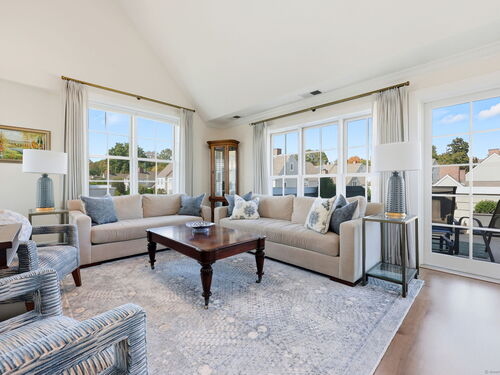  condo home for sale located at 77 Havemeyer Lane, 420, Stamford, CT 06902