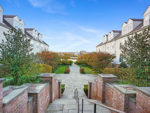 Waterfront condo home for sale located at 144 East Avenue, apt b404, Norwalk, CT 06851