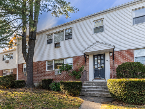  condo home for sale located at 230 Cherry Hill Drive, 1a, Bridgeport, CT 06606