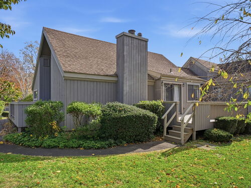  townhouse condo for sale located at 375 Piute Lane, b, Stratford, CT 06614