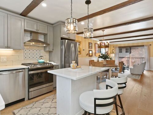  townhouse condo for sale located at 376 Knapps Highway, 376, Fairfield, CT 06825