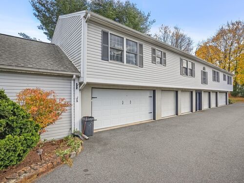  condo home for sale located at 96 Franklin Street, apt b, Danbury, CT 06810