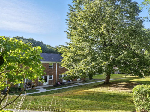  townhouse condo for sale located at 51 Park Avenue, 2-51, Danbury, CT 06810