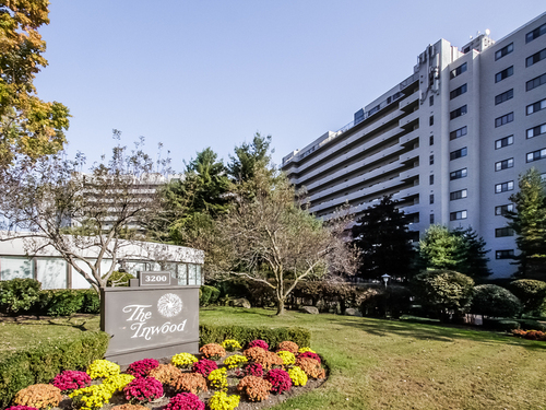  condo home for sale located at 3200 Park Avenue, 11c2, Bridgeport, CT 06604