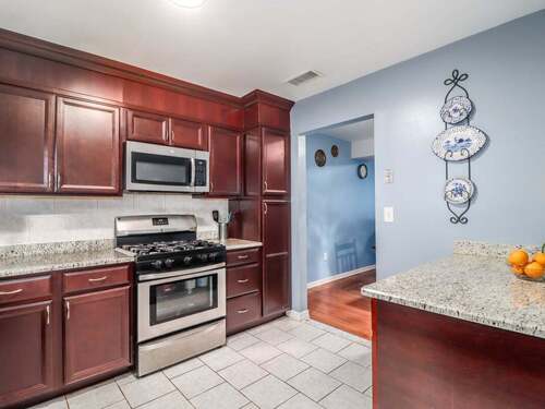  townhouse condo for sale located at 93 Park Avenue, 1204, Danbury, CT 06810